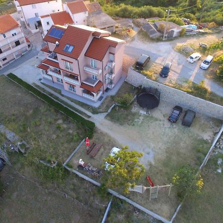Apartmani Danijela Tomicic Lopar Exteriör bild