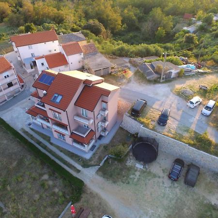 Apartmani Danijela Tomicic Lopar Exteriör bild