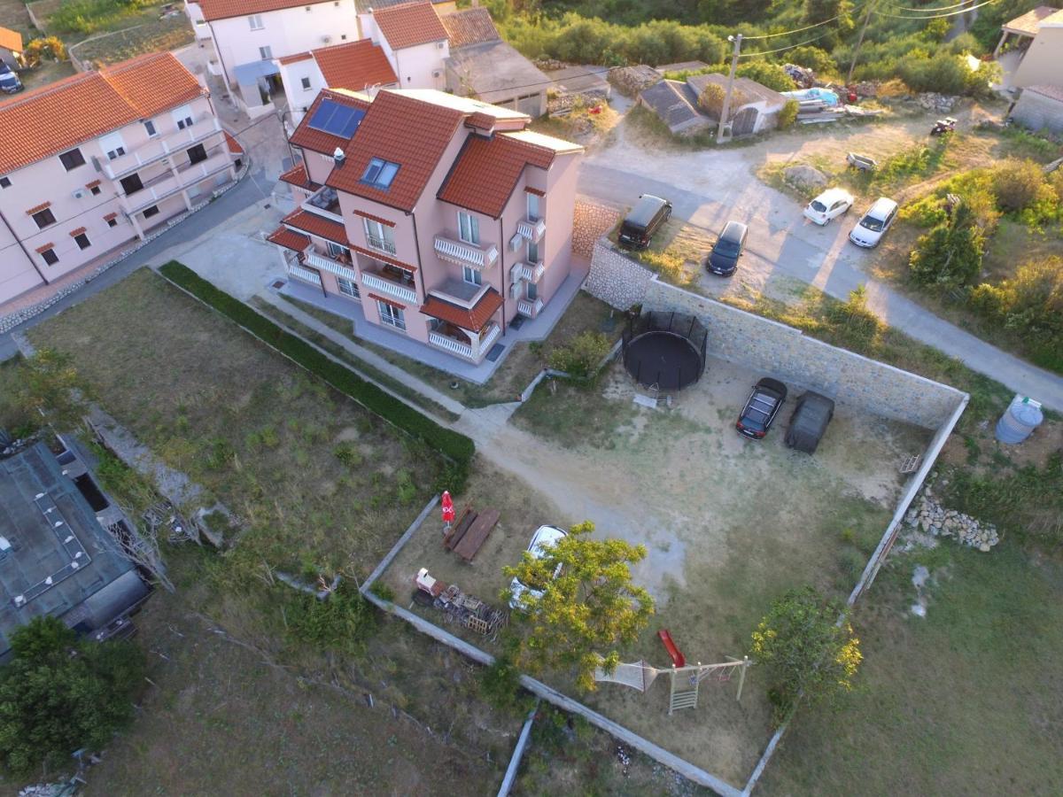 Apartmani Danijela Tomicic Lopar Exteriör bild